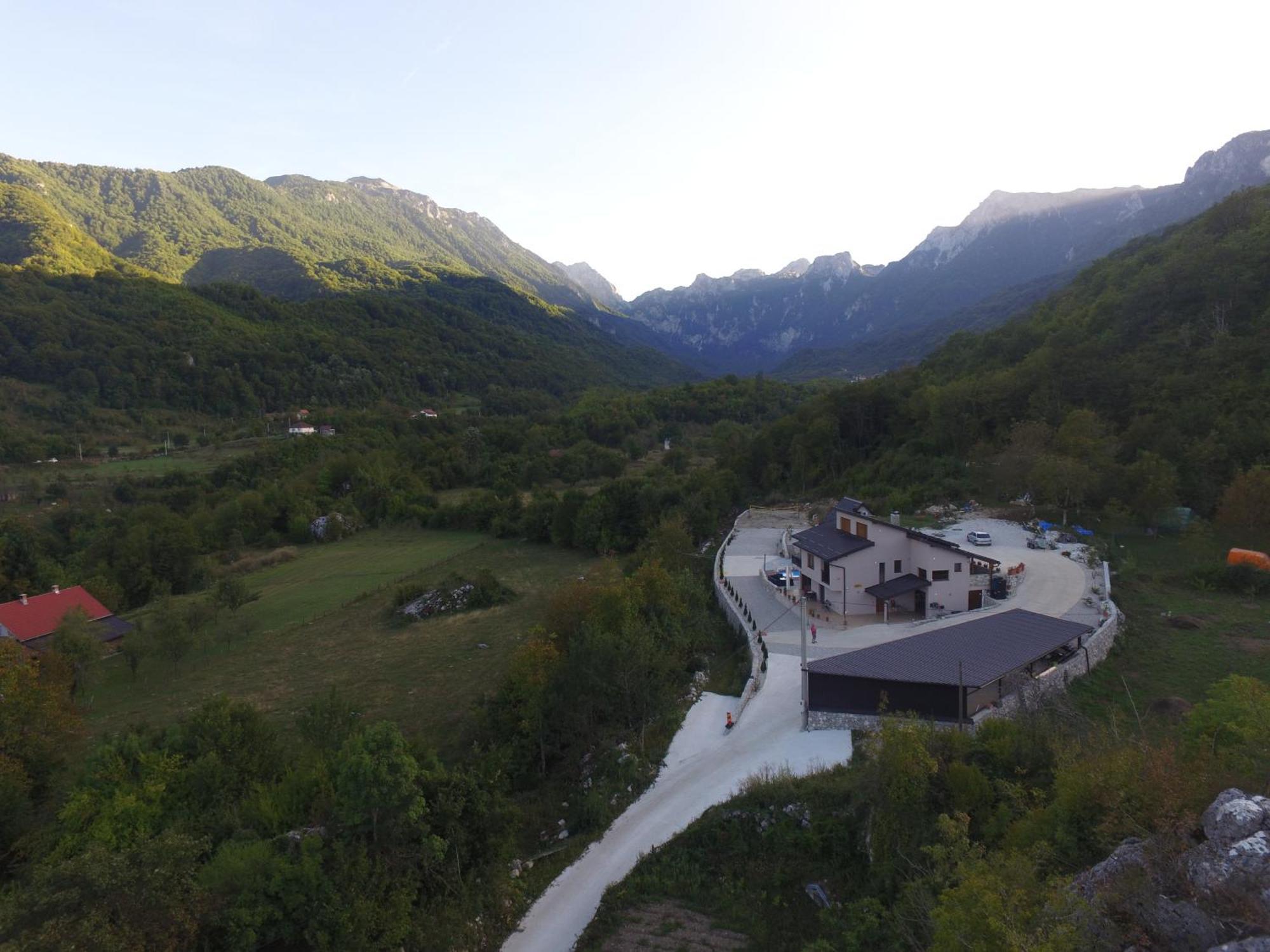 Josanica Bed&Breakfast Konjic Extérieur photo