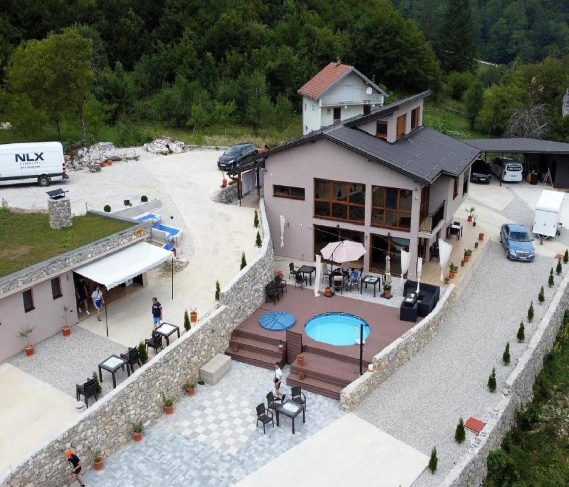 Josanica Bed&Breakfast Konjic Extérieur photo